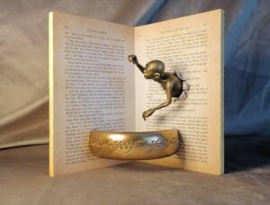 Best Bookish Gifts of 2025 booknookFR gollum